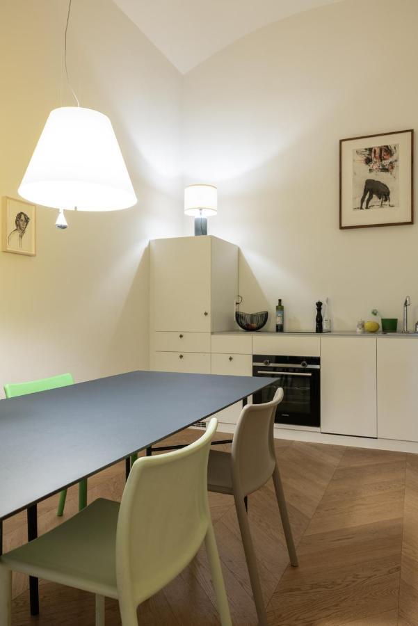 Stunning Apartment In City Center Wien Eksteriør billede