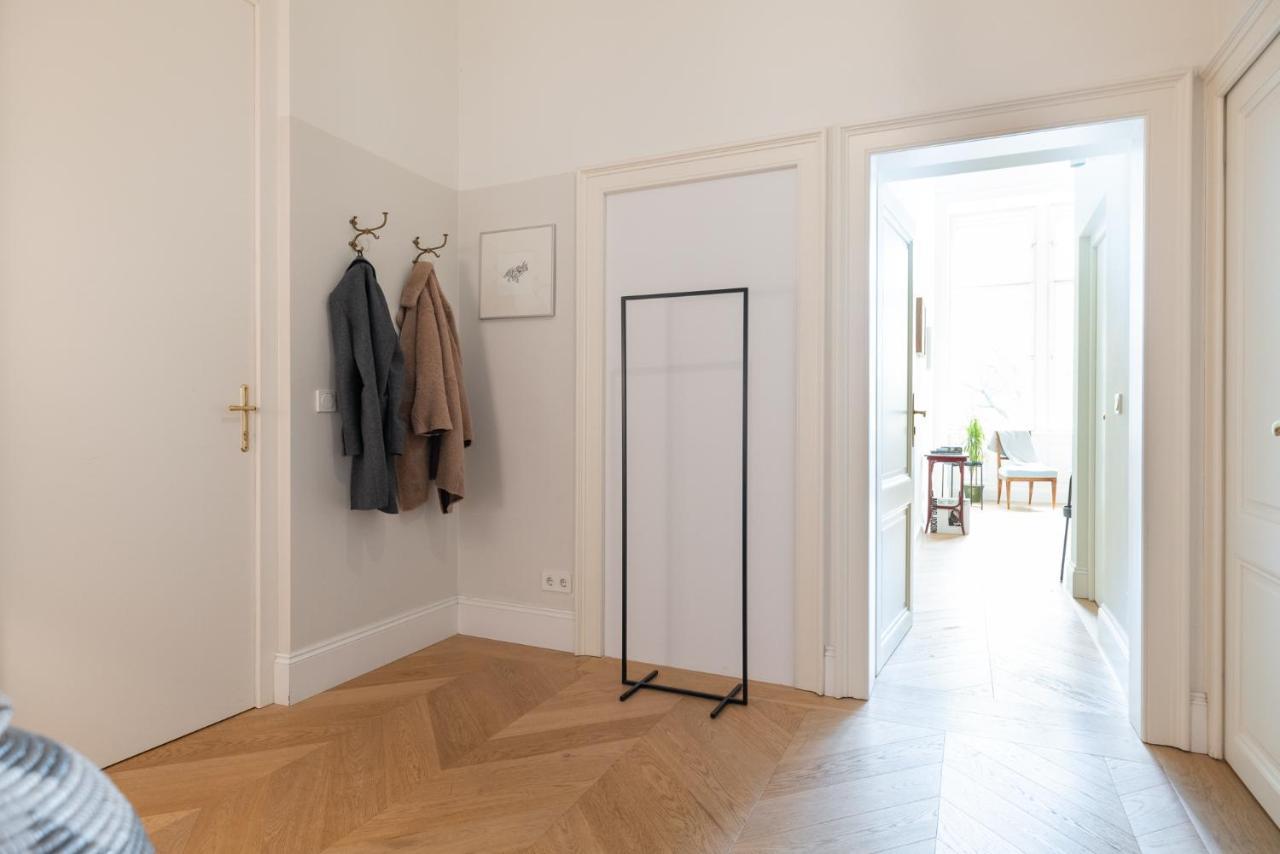 Stunning Apartment In City Center Wien Eksteriør billede